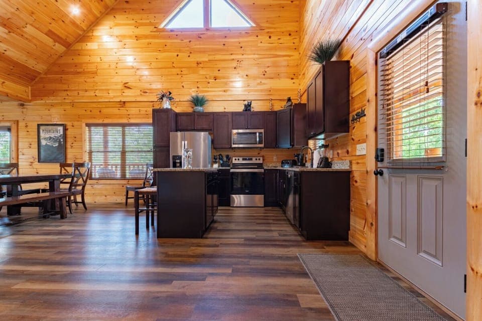 Smokey Waters' fully-equipped kitchen