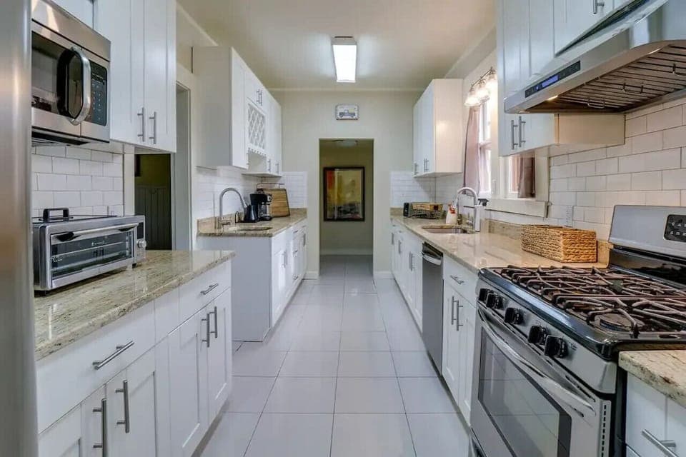 Full Kitchen