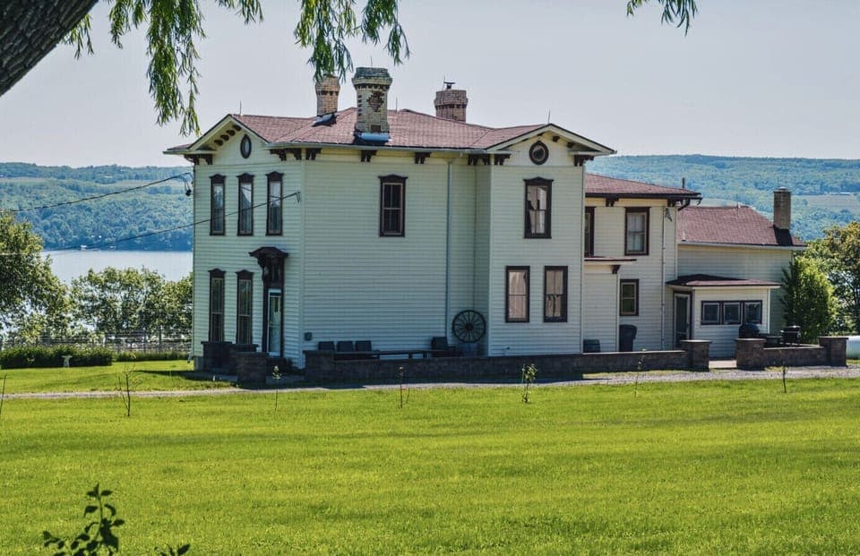 The Guesthouse at Sweet Farm