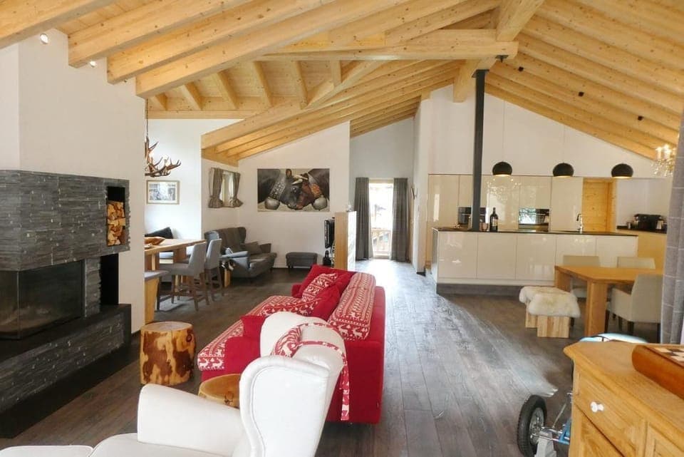 Living-dining area with TV corner
