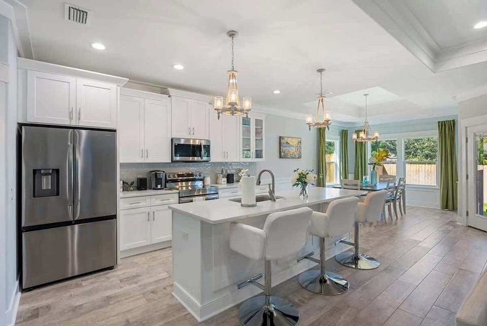 Kitchen with adjustable Bar Stool seating