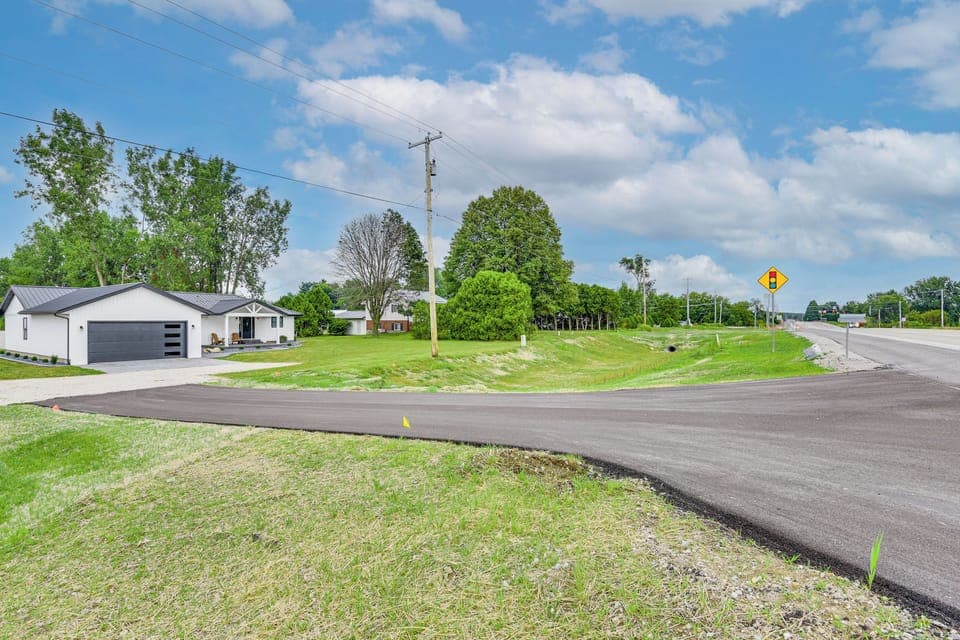 Parking | Driveway (4 Vehicles)