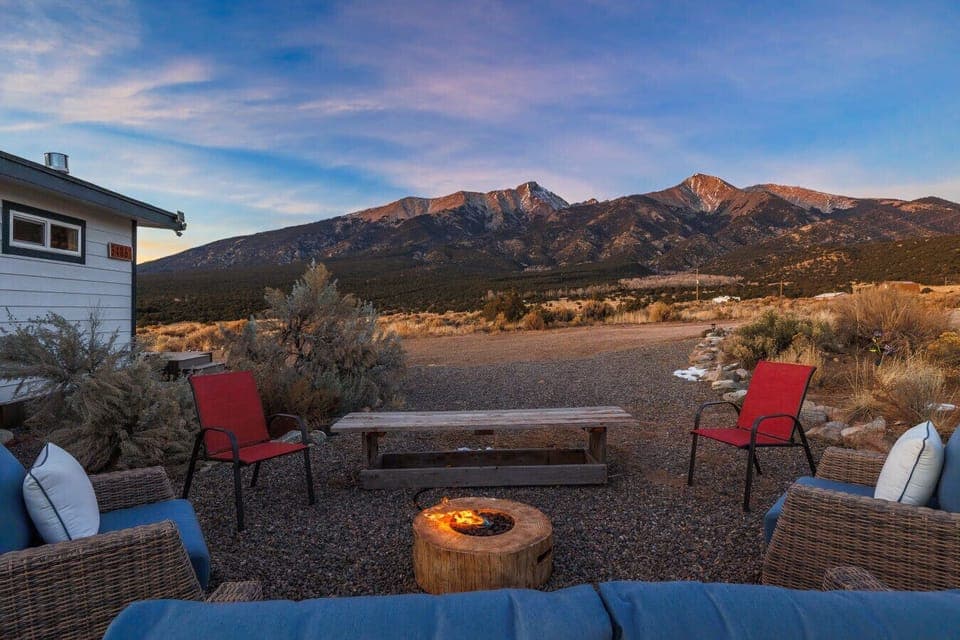Outside, our cozy fire pit is surrounded by cozy chairs, making it a great spot for stargazing and trading stories on chilly evenings.