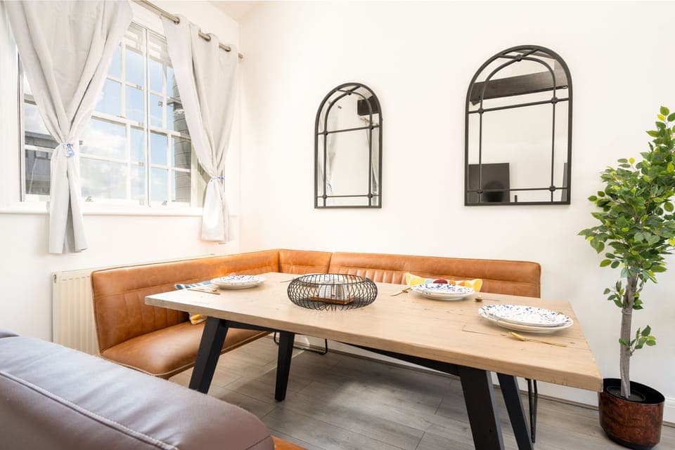 Living Room / Lounge