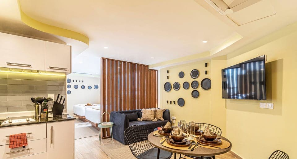 El mobiliario, la decoración y los servicios pueden variar ligeramente.