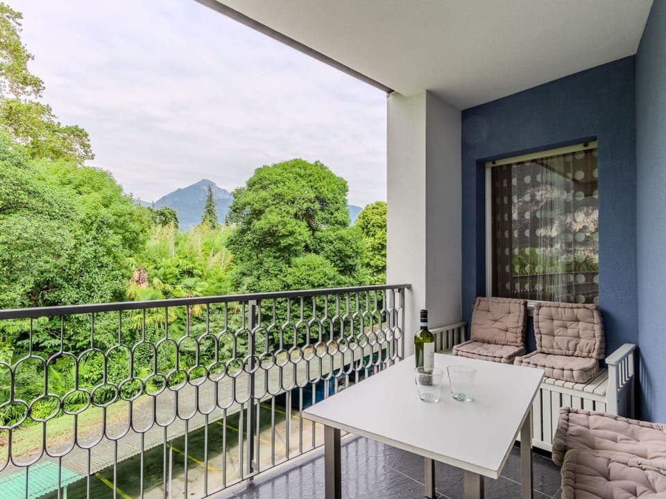 Plant, Table, Property, Building, Sky, Window, Wood, Fence, Tree, Architecture