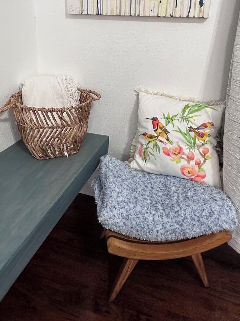 1st Floor Livingroom extra throw blankets 