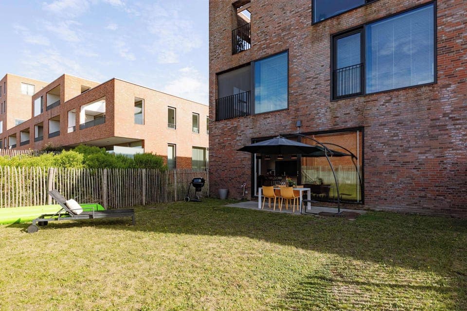 Private garden with terrace
