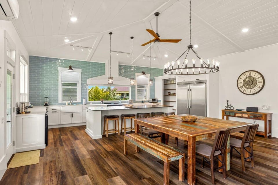 MAIN HOUSE DINING/KITCHEN