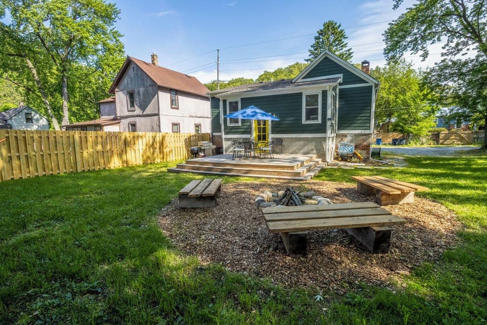 Backyard | Fire Pit | Gas Grill