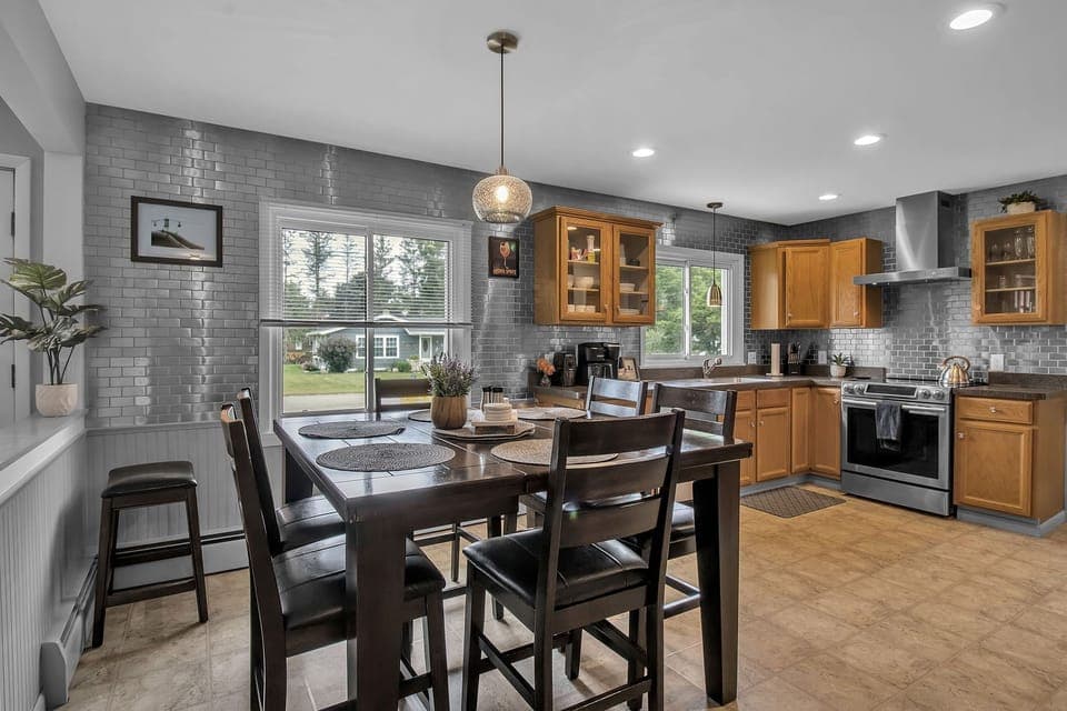 5 dining table seats 8