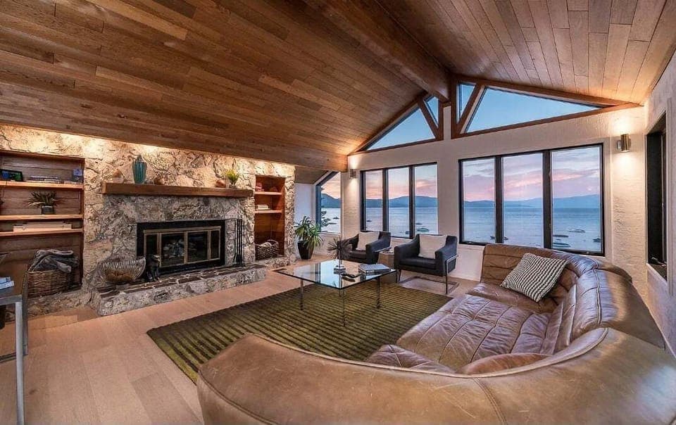 Upper Floor - Living Room