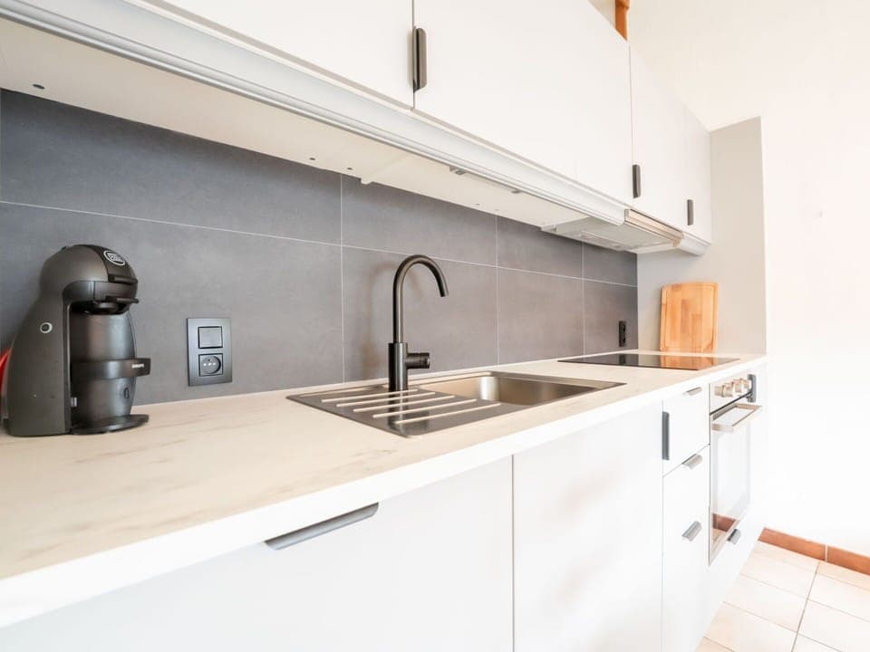 Cabinetry, Countertop, Tap, Kitchen Sink, Sink, Property, Plumbing Fixture, Kitchen, Wood, Interior Design