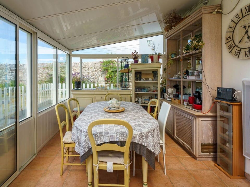 Property, Table, Furniture, Chair, Plant, Wood, Interior Design, Architecture, Floor, Flooring