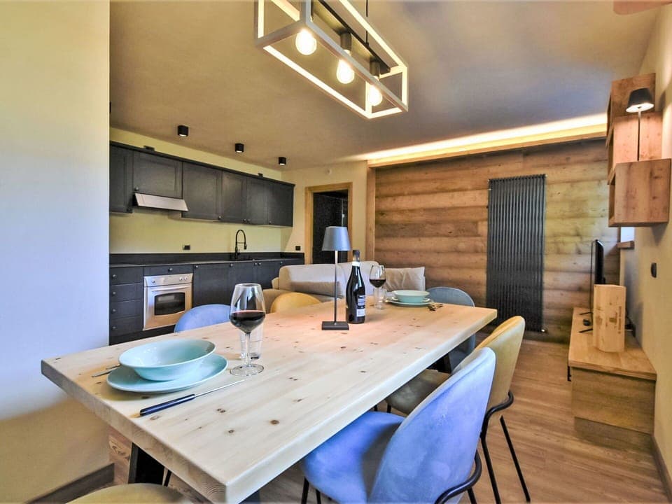 Table, Furniture, Property, Building, Chair, Wood, Interior Design, Kitchen, Flooring, Kitchen & Dining Room Table