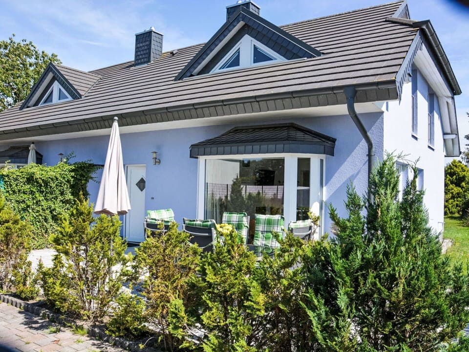 Plant, Sky, Property, Building, Window, House, Land Lot, Cottage, Door, Grass