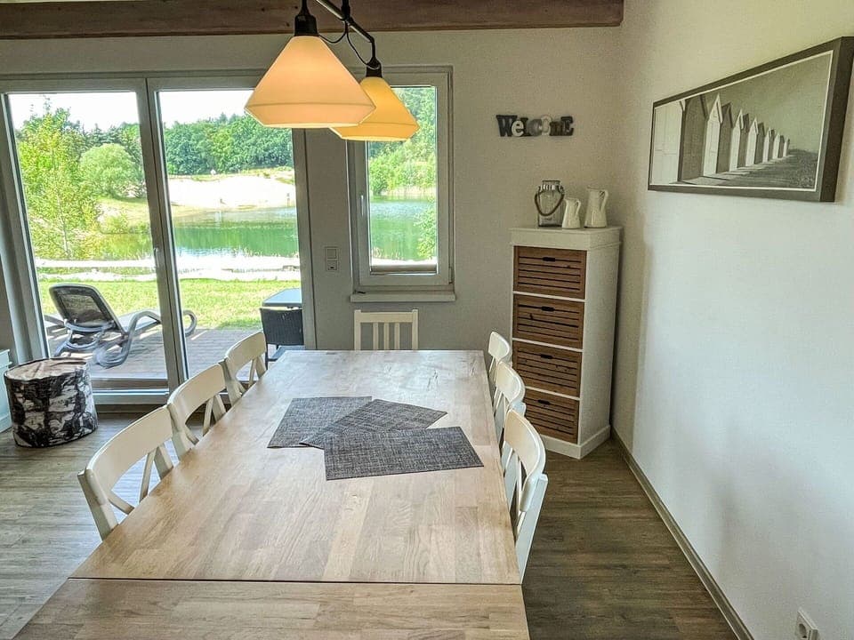 Sky, Plant, Cloud, Building, Window, Tree, Natural Landscape, Land Lot, House, Cottage