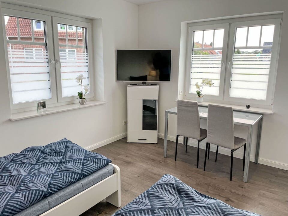 Sky, Plant, Cloud, Building, Window, Tree, Natural Landscape, Land Lot, House, Cottage