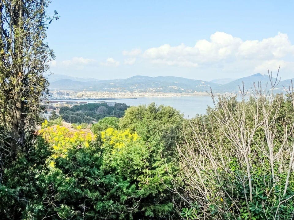 Sky, Snow, Mountain, Building, World, Slope, House, Natural Landscape, Freezing, Landscape