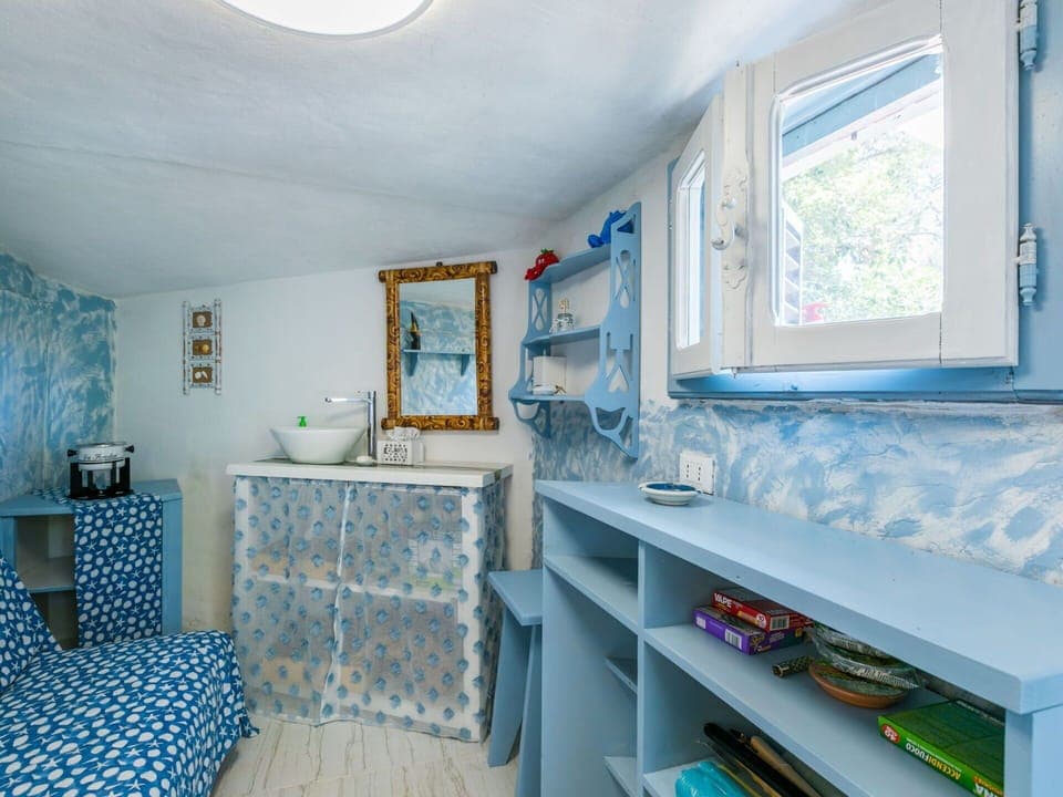 Sky, Snow, Mountain, Building, World, Slope, House, Natural Landscape, Freezing, Landscape