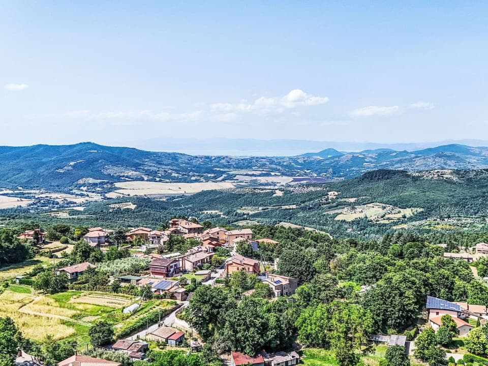 Mountainous Landforms, Hill, Landscape, Horizon, Mountain, Bird'S-Eye View, Highland, Rural Area, Hill Station, Residential Area