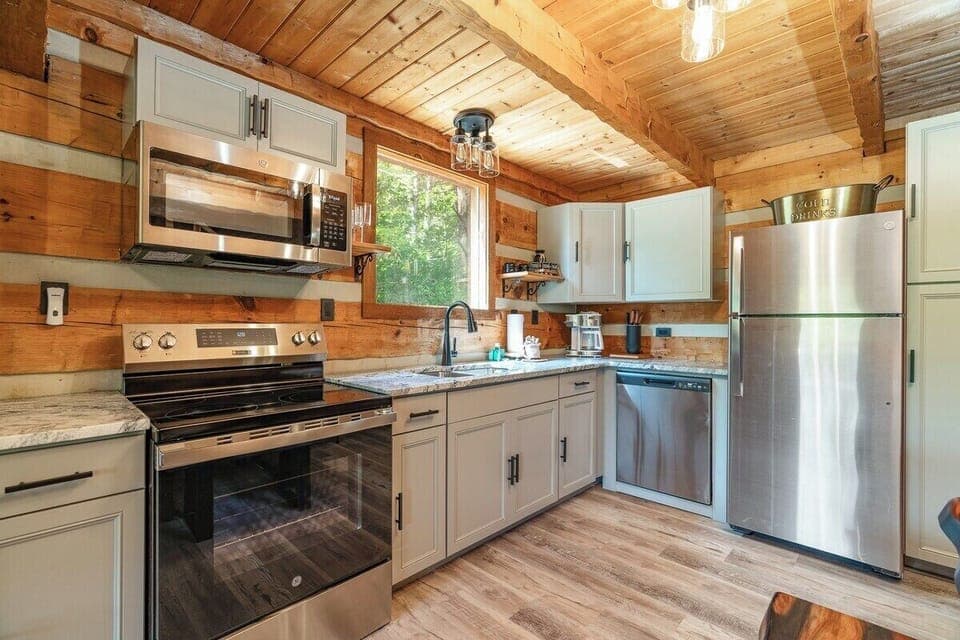 Stocked Kitchen With Stainless Steel Appliances And Granite Countertops!