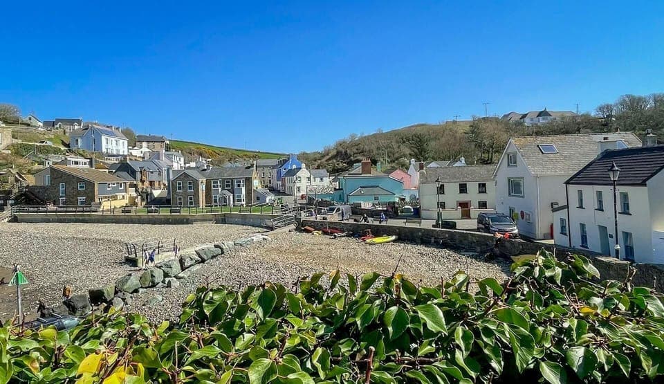 Beach and breakwater at Little Haven beach