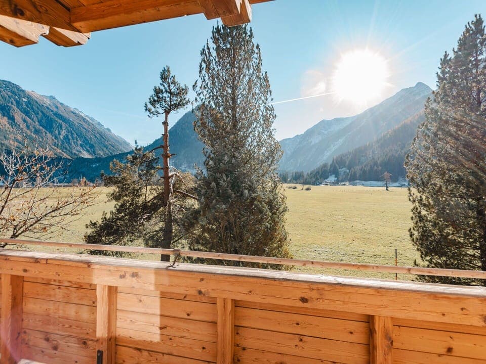 Sky, Mountain, Daytime, Property, Plant, Nature, Leaf, Tree, Wood, Lighting
