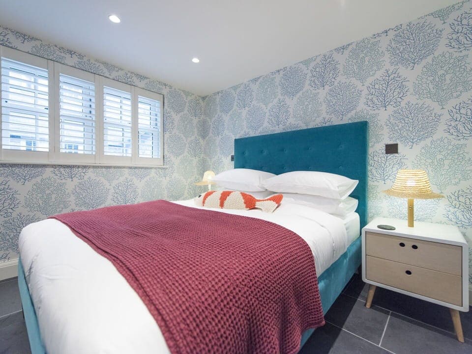 Property, Water, Sky, Interior Design, Building, Swimming Pool, Leisure, Shade, Tree, Condominium