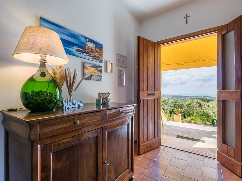 Property, Cabinetry, Azure, Plant, Wood, Interior Design, Architecture, Drawer, Wood Stain, Floor