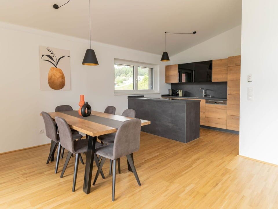 Water, Plant, Building, Sky, Property, Cloud, Swimming Pool, Azure, Window, House