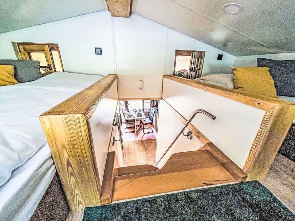 Property, Picture Frame, Blue, Azure, Wood, Interior Design, Lighting, Chair, Flooring, Floor