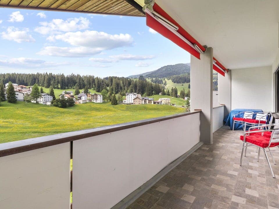 Property, Cloud, Sky, Plant, Building, Interior Design, Shade, Tree, Wall, Flooring