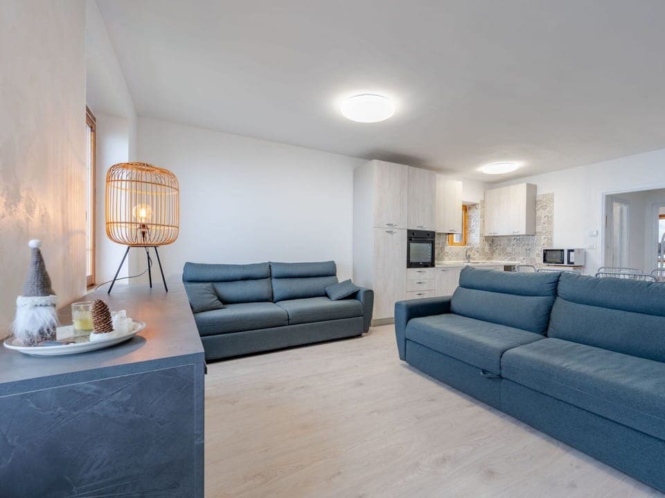 Table, Furniture, Property, Couch, Building, Comfort, Interior Design, Lighting, Studio Couch, Living Room