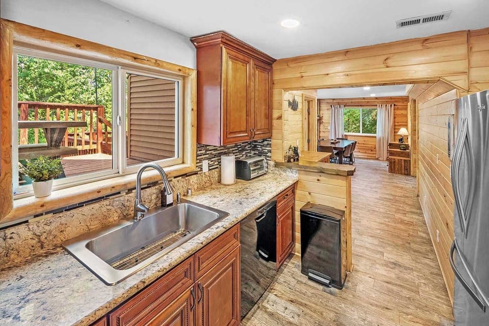 Beautiful fully stocked granite kitchen with gas stove 