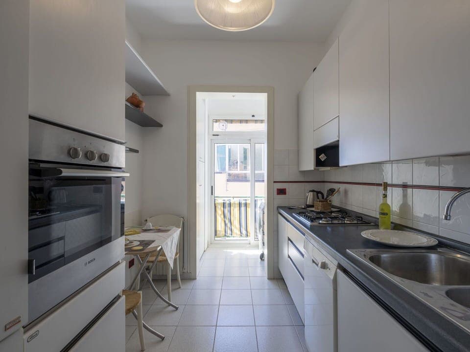 Water, Sky, Building, Plant, Property, Blue, Window, Azure, Swimming Pool, Tree