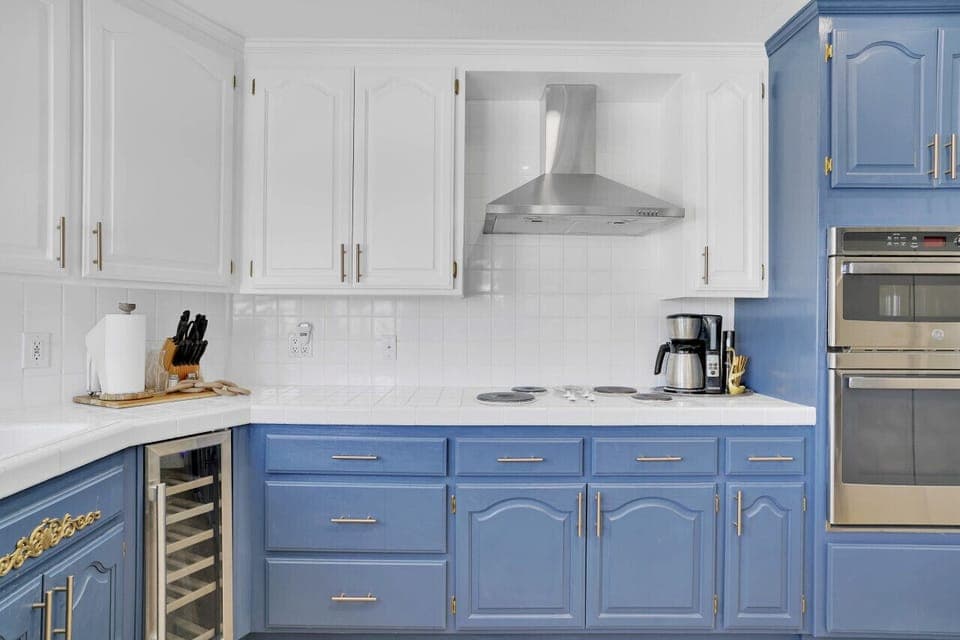 Large Kitchen equipped with basics for cooking
