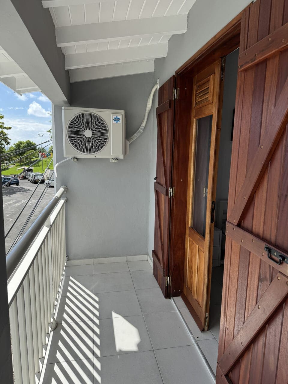 LG Balcony
