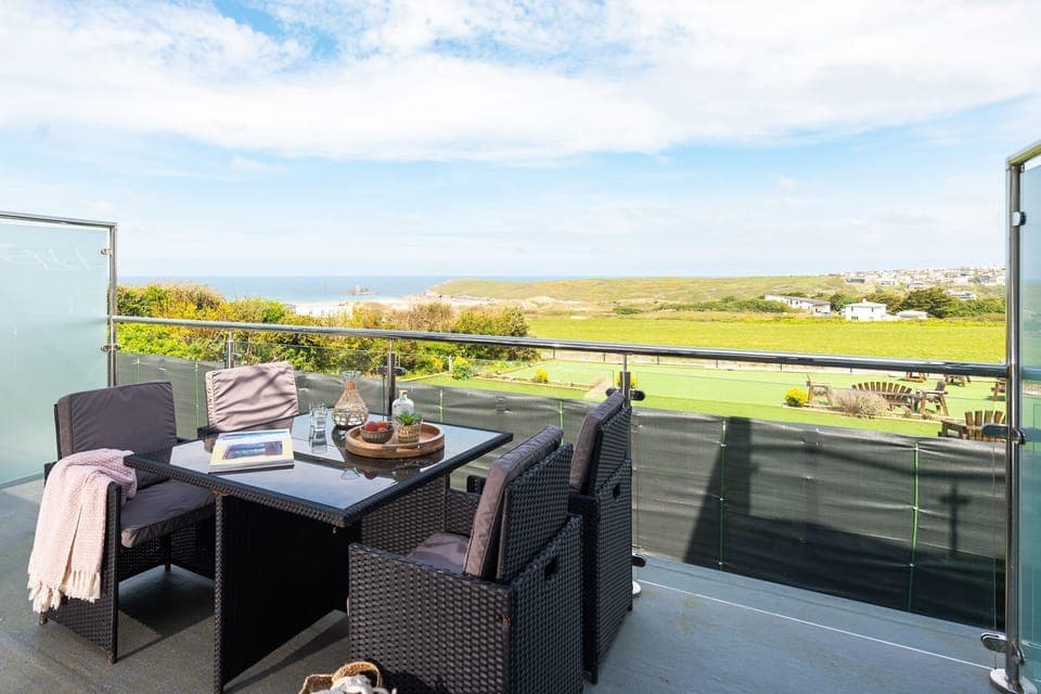 2 Beachview, Crantock, Cornwall, self catering with Beach Retreats.