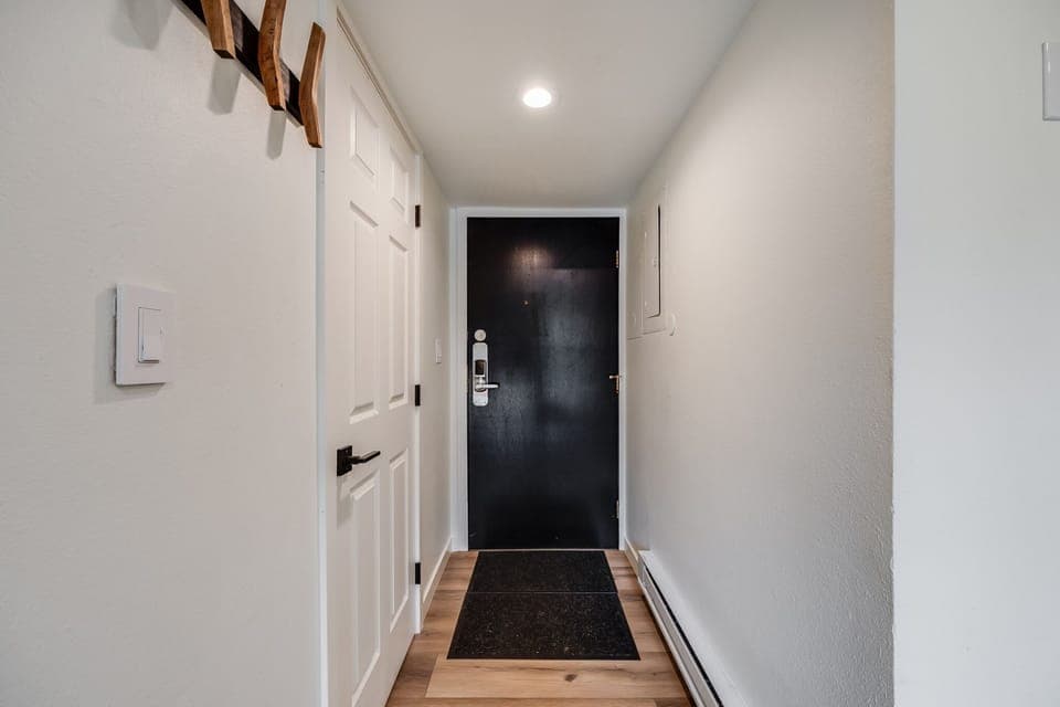 Welcome to Rock Wren Poolside