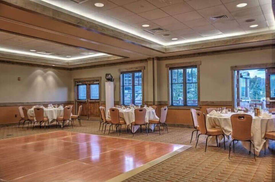 Complex banquet hall