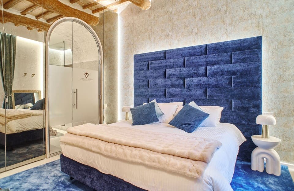 a7035510-efd2-46c5-b40d-7ec820349a9c