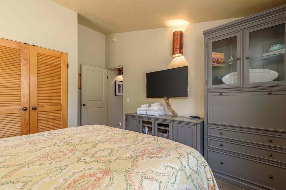 Bedroom 3 with queen bed, and TV