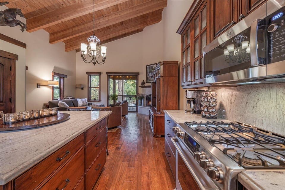 Gas stove for the chef