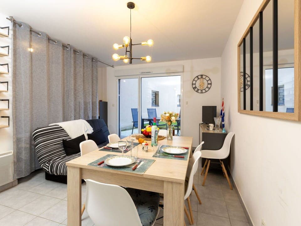 Table, Furniture, Tableware, Chair, Blue, Interior Design, Plant, Floor, Building, Outdoor Furniture