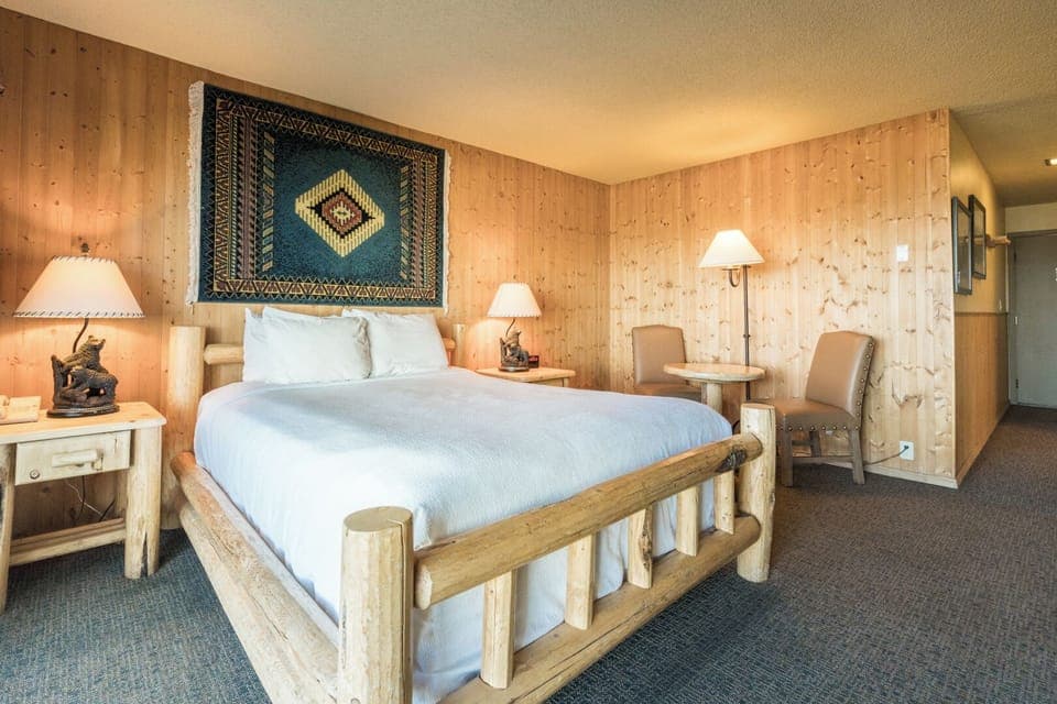 Unit with 1 Queen size bed