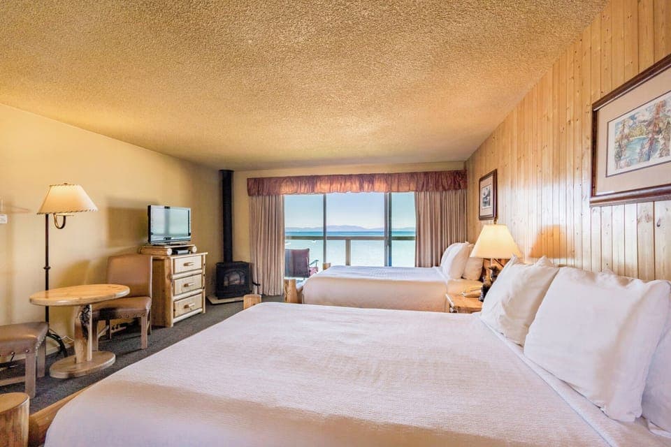 Unit with 2 Queen size beds