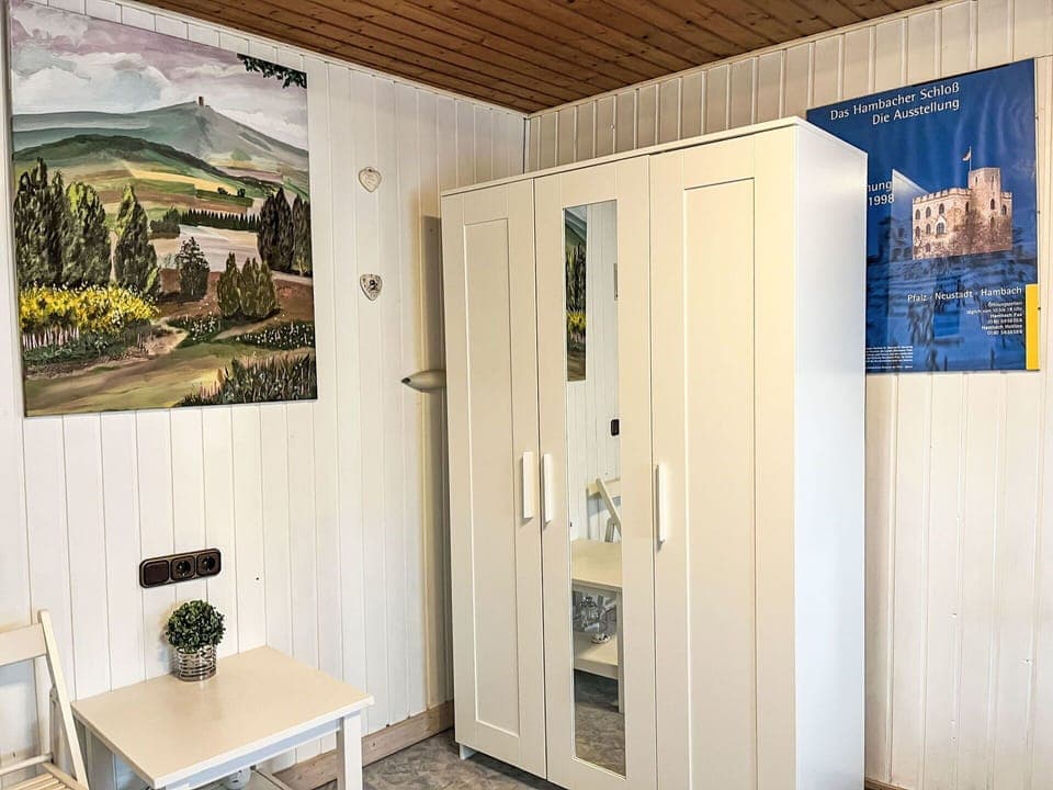 Property, Plant, Wood, Interior Design, Table, Building, Wall, Floor, Flooring, House