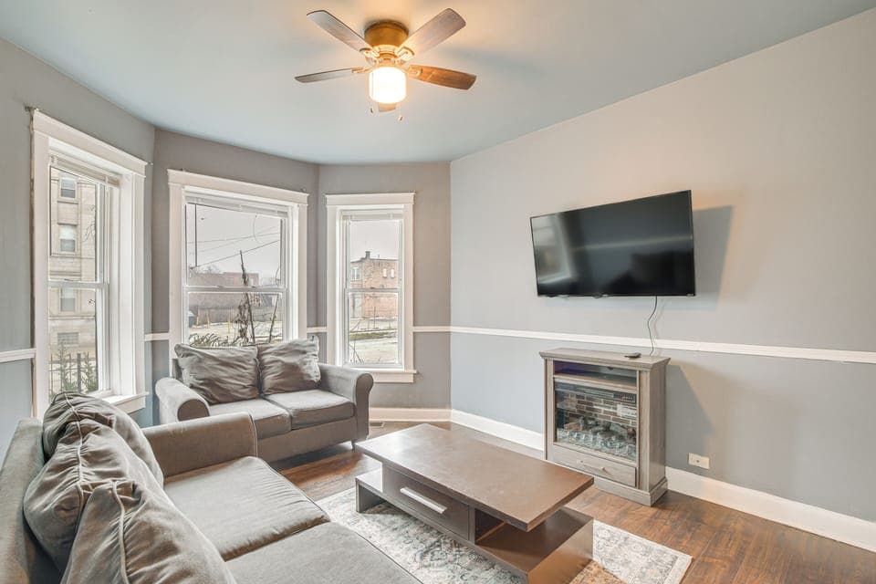 Chicago Vacation Rental | 3BR | 1BA | 1,875 Sq Ft | Exterior Stairs Required