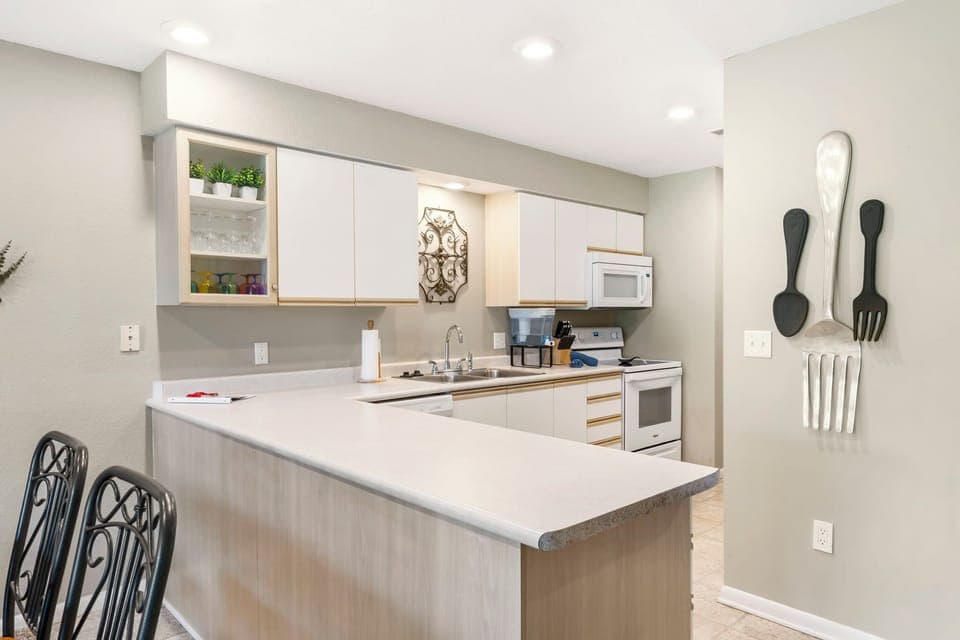 Fully equipped kitchen